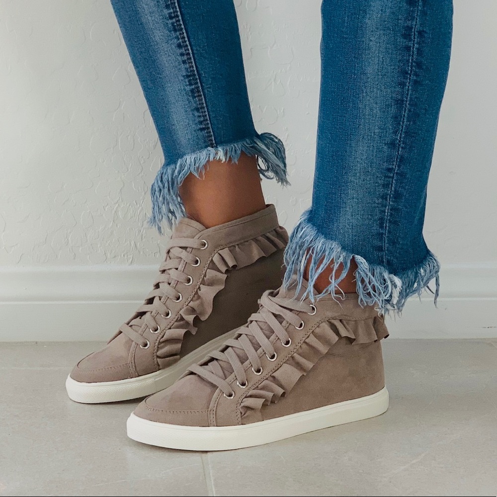 NIB Blush Nude Ruffle Chic High Top Sneaker - Picture 7 of 8